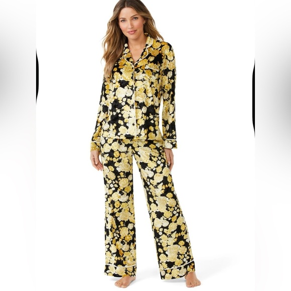 Sofia intimates long sleeve black and gold floral pajama set - Picture 1 of 7